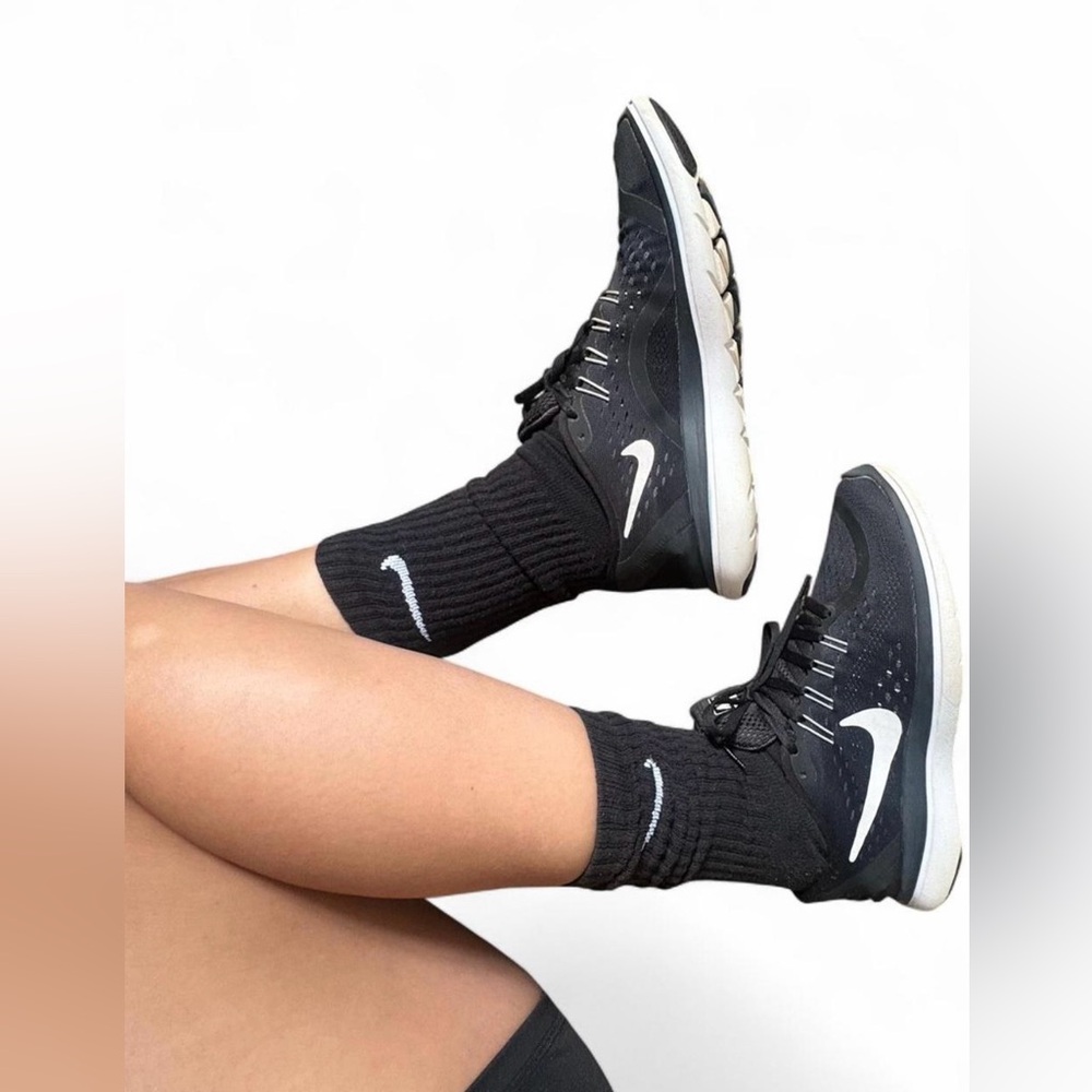 Nike Women's Black and White Athletic Shoes
